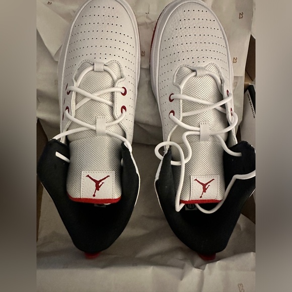 Nike Jordan Max Aura 5 Shoes 'White/Varsity Red' (DZ4353-101) Men’s 10.5 - Picture 12 of 13